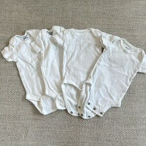 4 pack White Short Sleeve Body Suits / Shirts + 4 Gerbers Button Shirts